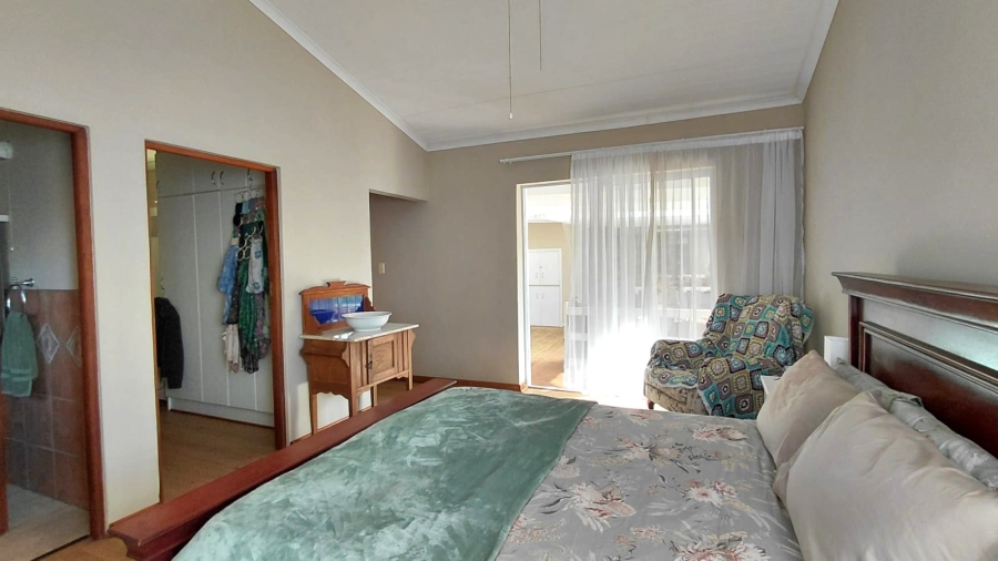 2 Bedroom Property for Sale in Stilbaai Wes Western Cape